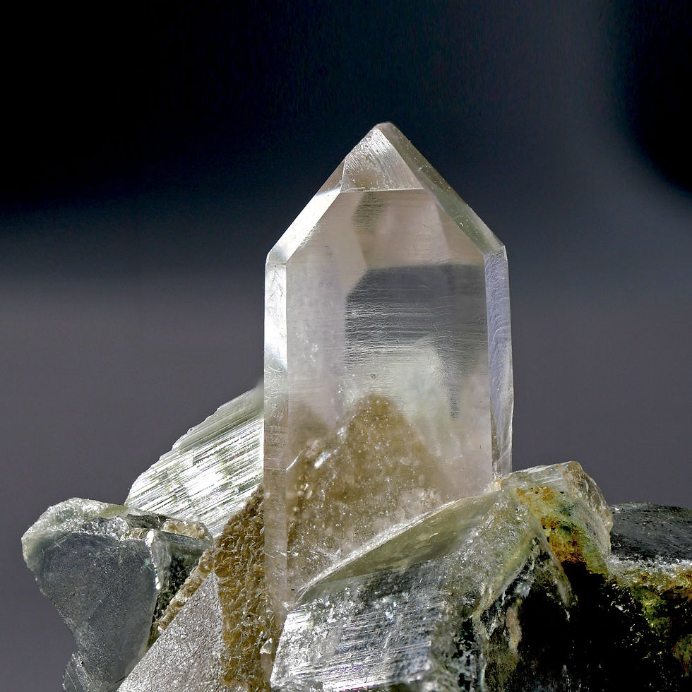 Thumbnail: Quartz, Apatite – Panasqueira, Barroca Grande, Portugal