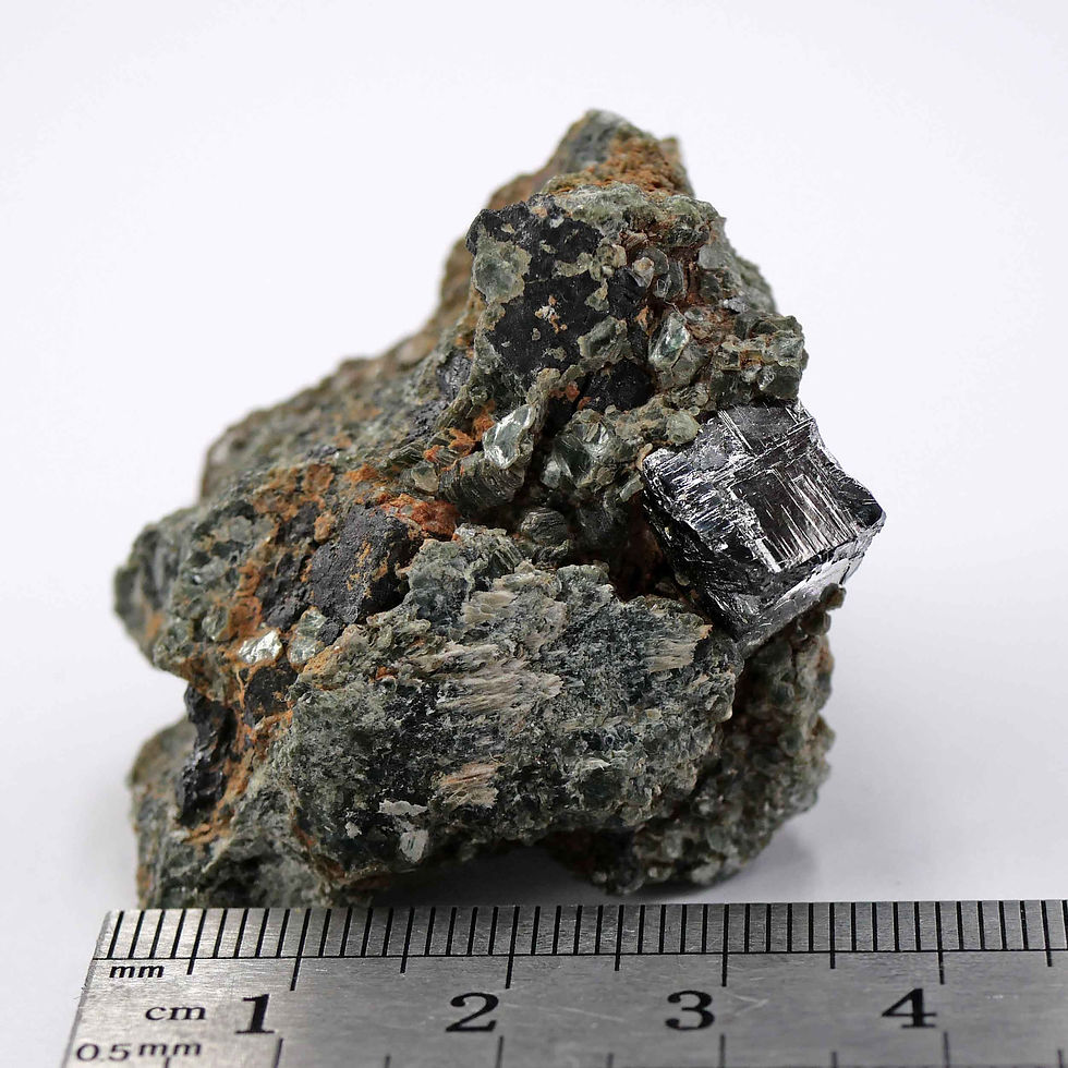 Thumbnail: Perovskite – Akhmatovskaya Kop, Urals, Russia