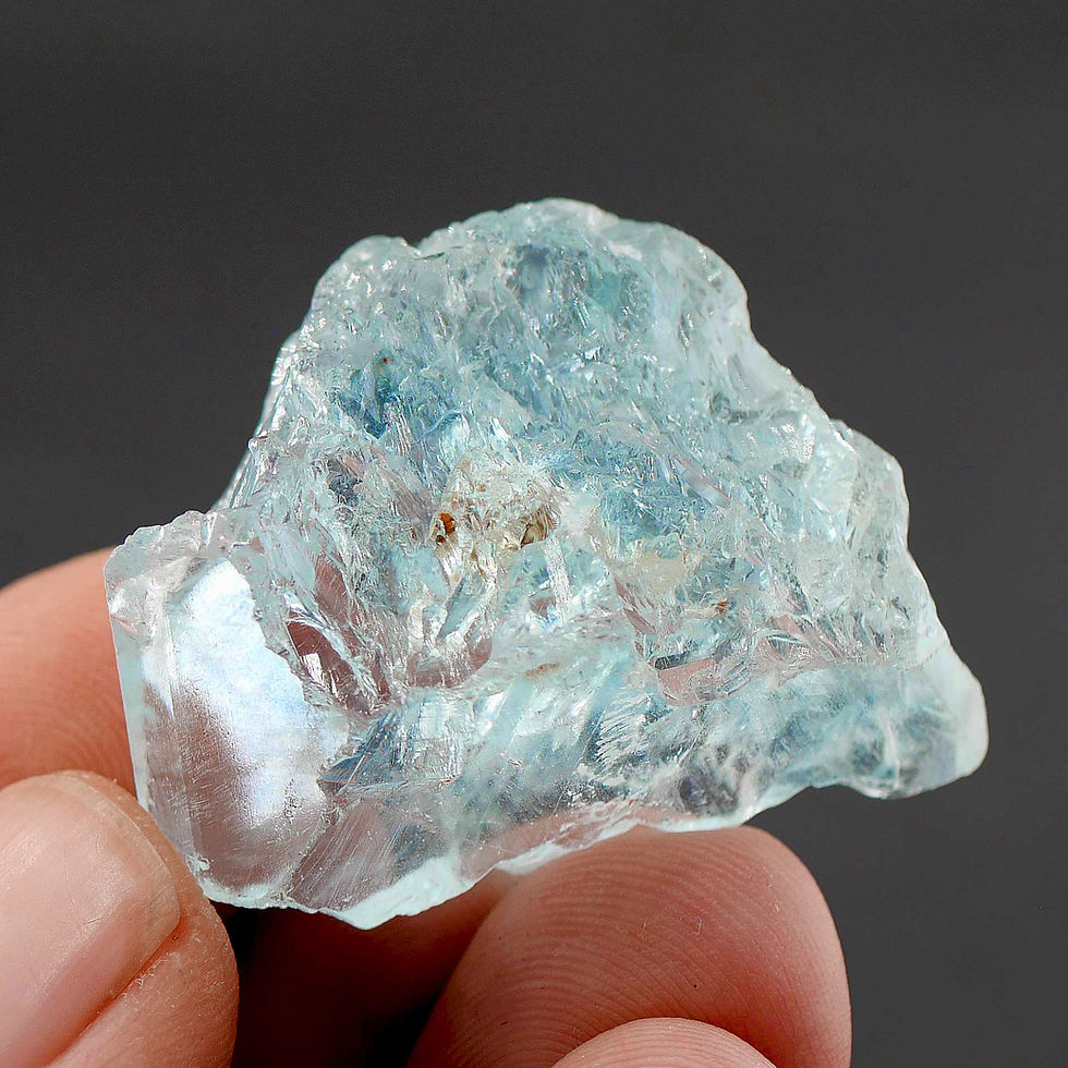 Thumbnail: Topaz blue, 172 ct. – Xanda Mine, Virgem da Lapa, M G, Brazil