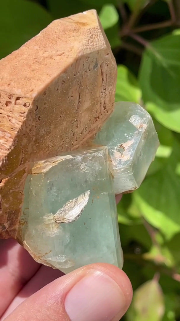 Thumbnail: Aquamarine, Feldspar – Virgem da Lapa, Minas Gerais, Brazil