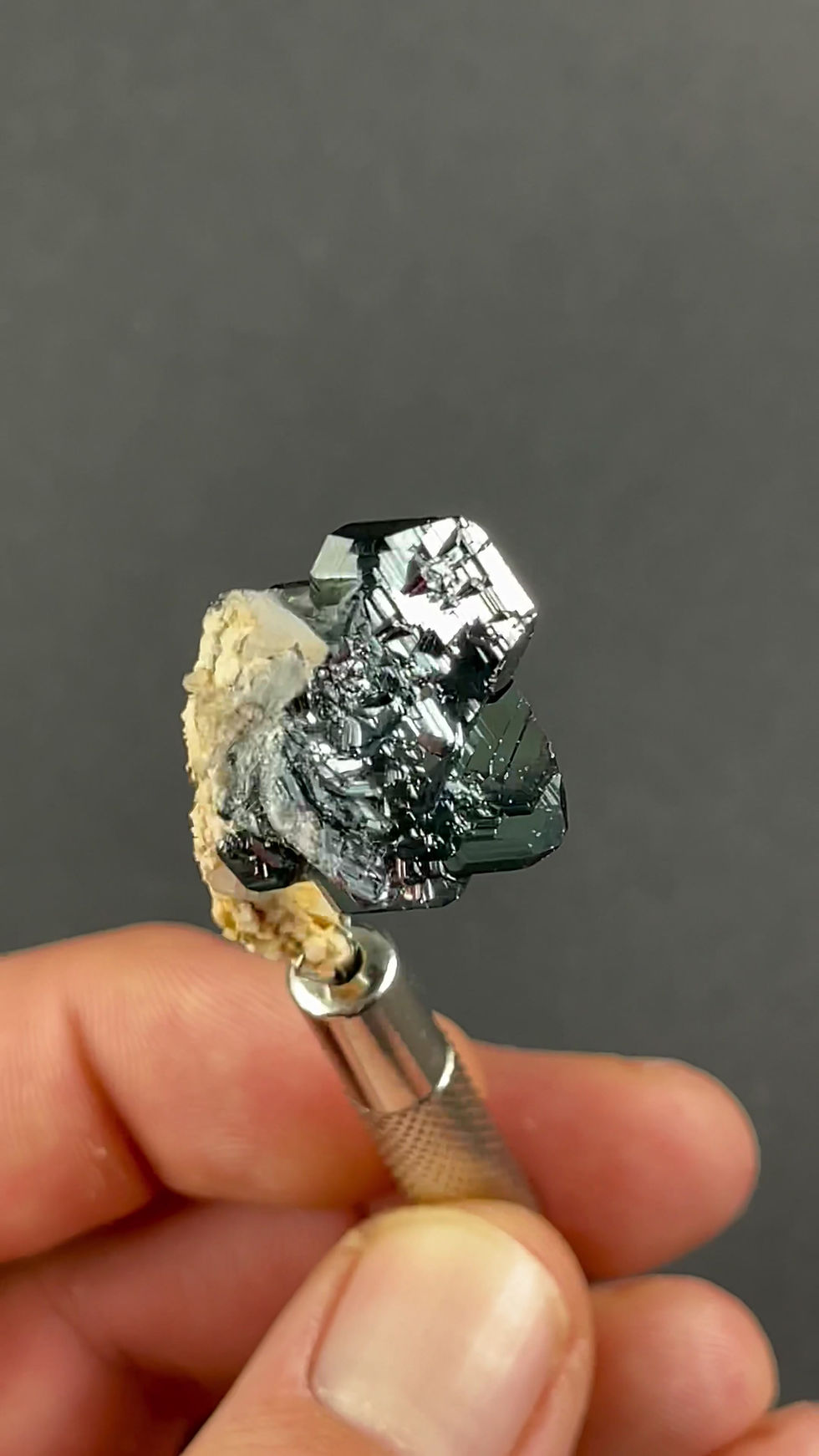 Thumbnail: Adular, Hematite, Rutile – Cavradi Gorge, Tujetsch, Sedrun, Switzerland