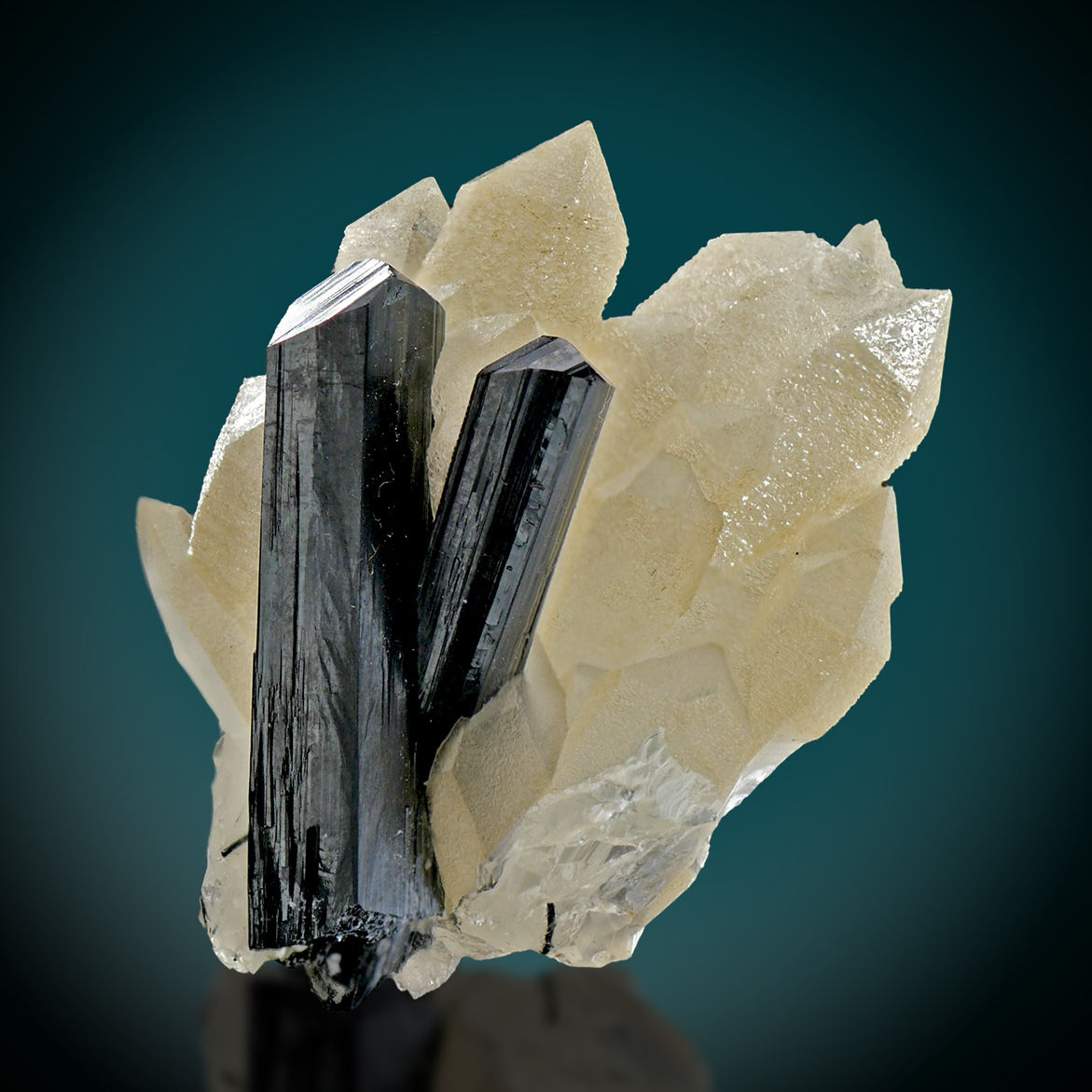 Ilvaite, quartz – Dalnegorsk, Kavalerovo, Primorskiy Kray, Russia
