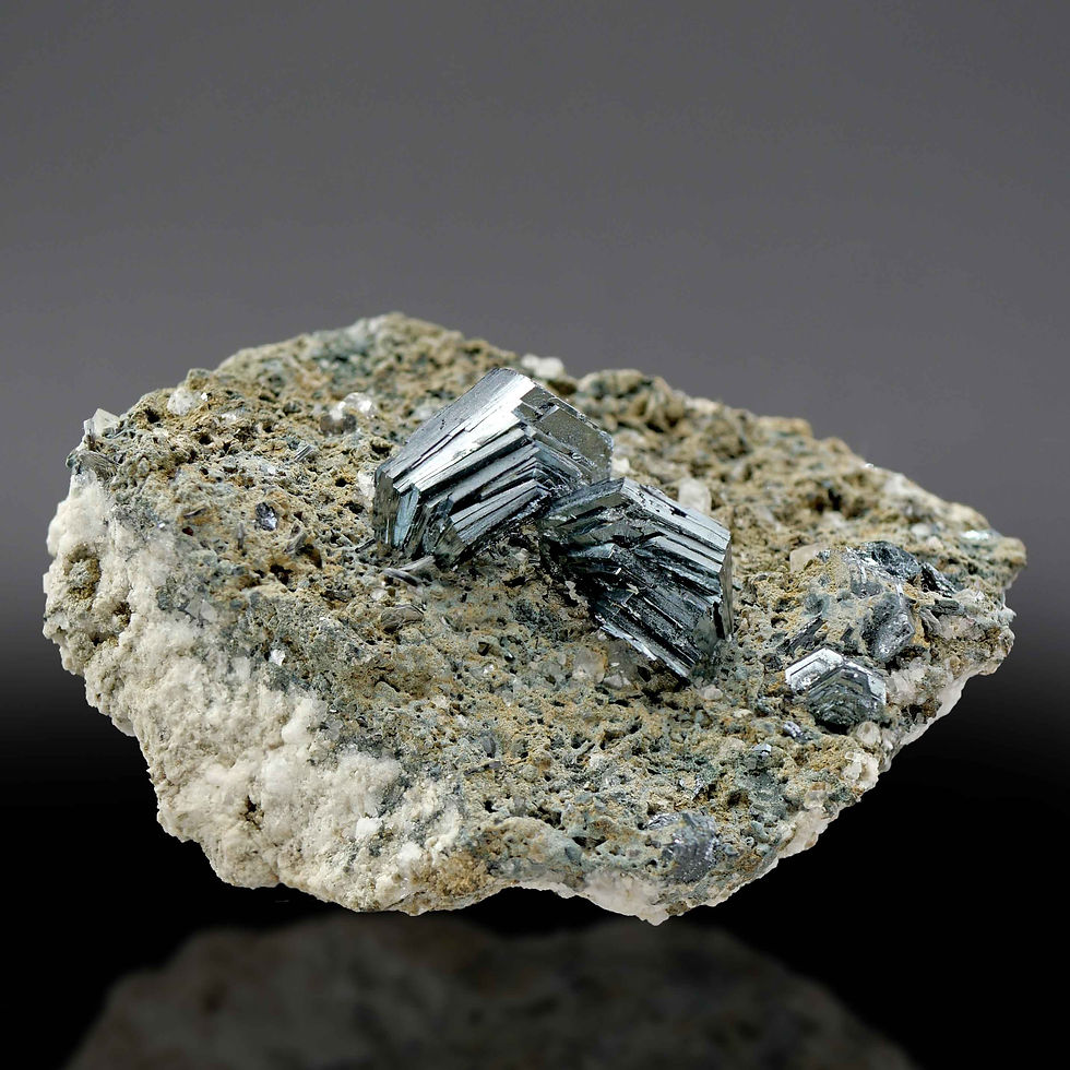Thumbnail: Iron rose (hematite) – Fibbia, Gotthard, Ticino, Switzerland