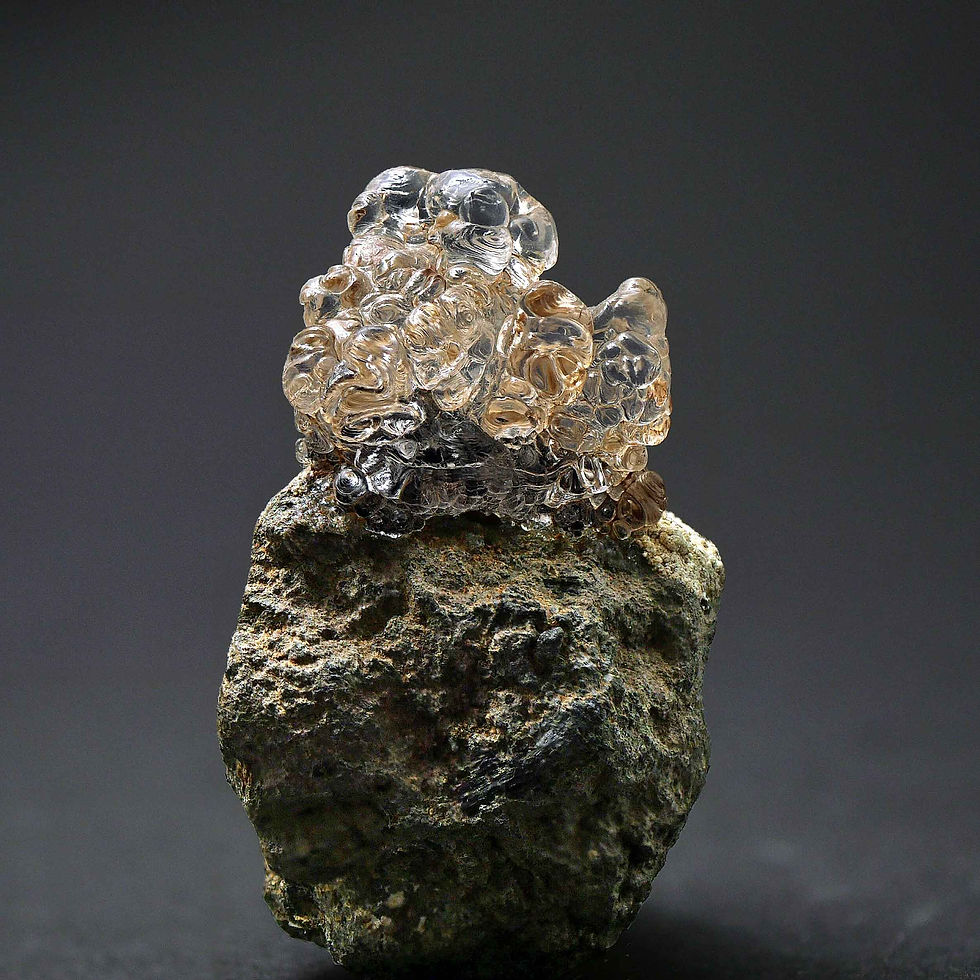 Thumbnail: Opal var. Hyalit – Valec, Doupov, Karlovy Vary, Czech Republic
