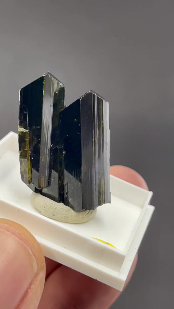 Thumbnail: Epidote – Nauchas Farm 14, Gamsberg, Khomas, Namibia