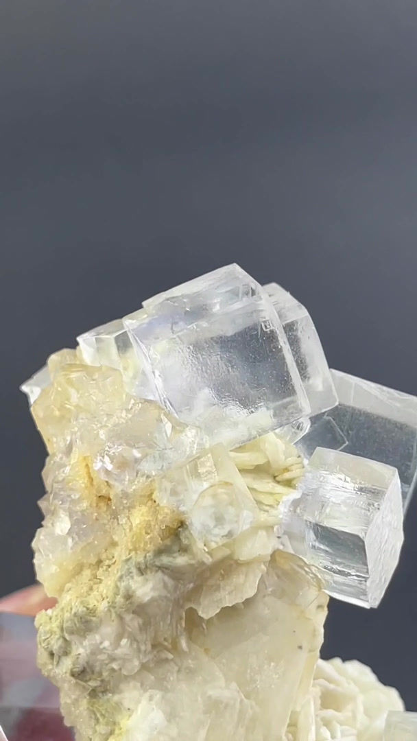 Thumbnail: Fluorite on Barite – Emilio Mine, Colunga, Asturias, Spain