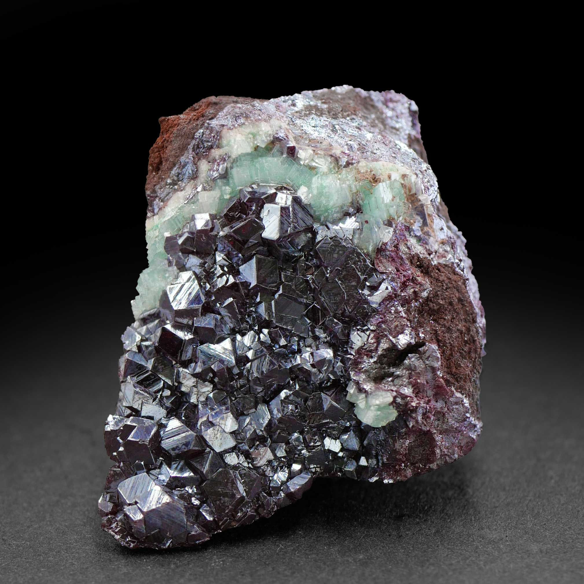 Cuprit, Smithsonit– Mashamba West Mine, DR Kongo