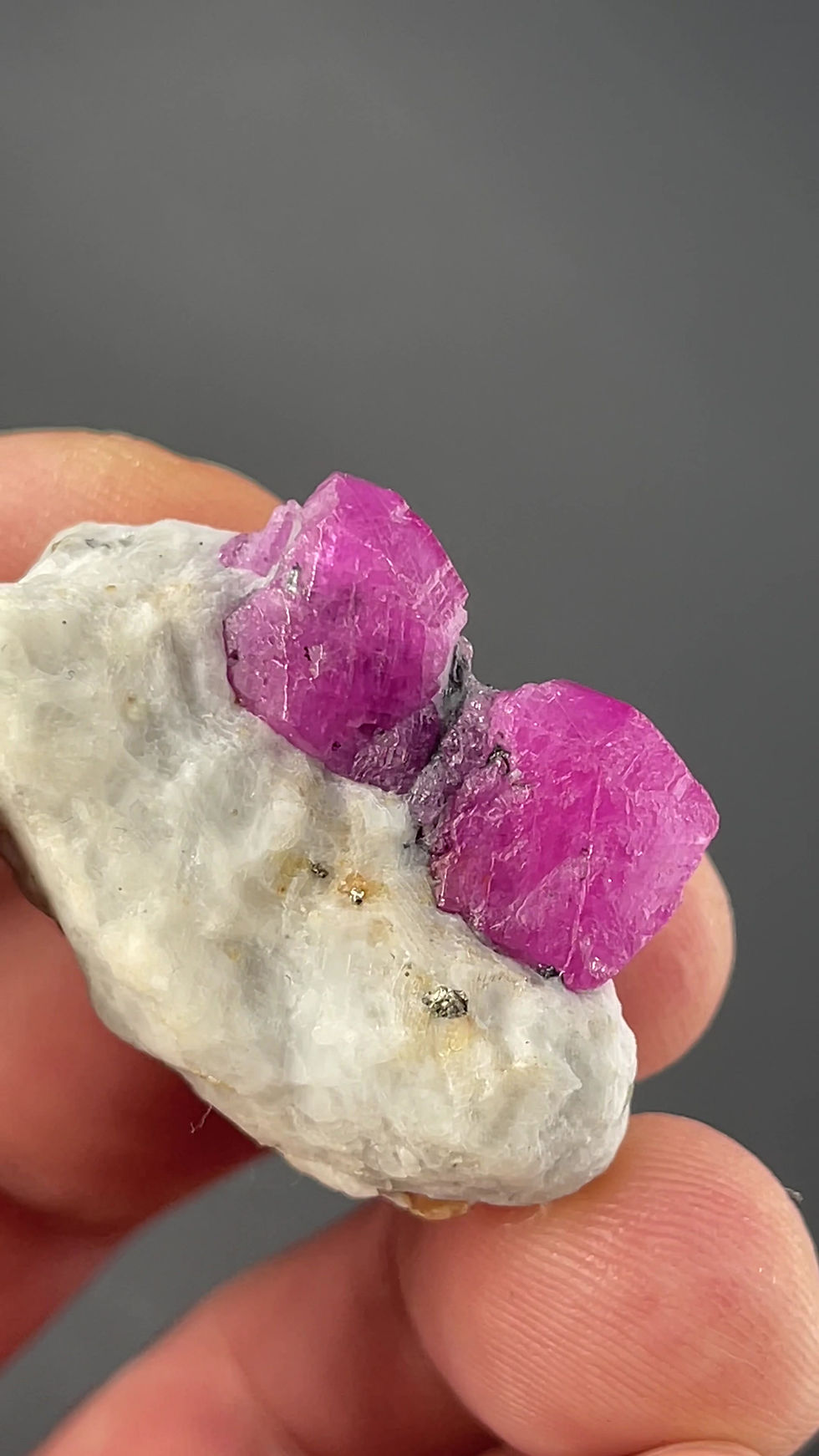 Thumbnail: Ruby on marble - Jegdalek, Afghanistan