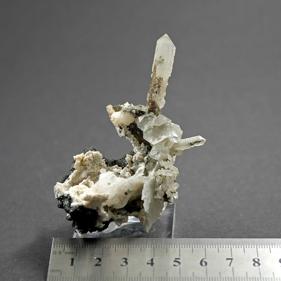 Thumbnail: Scepter Quartz, Fluorite - Huanggang Mine, Inner Mongolia, China