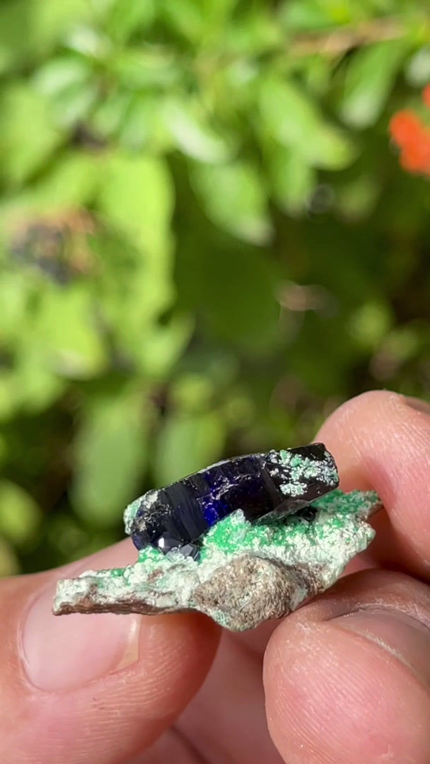 Thumbnail: Azurit, Bayldonit – Tsumeb Mine, Namibia