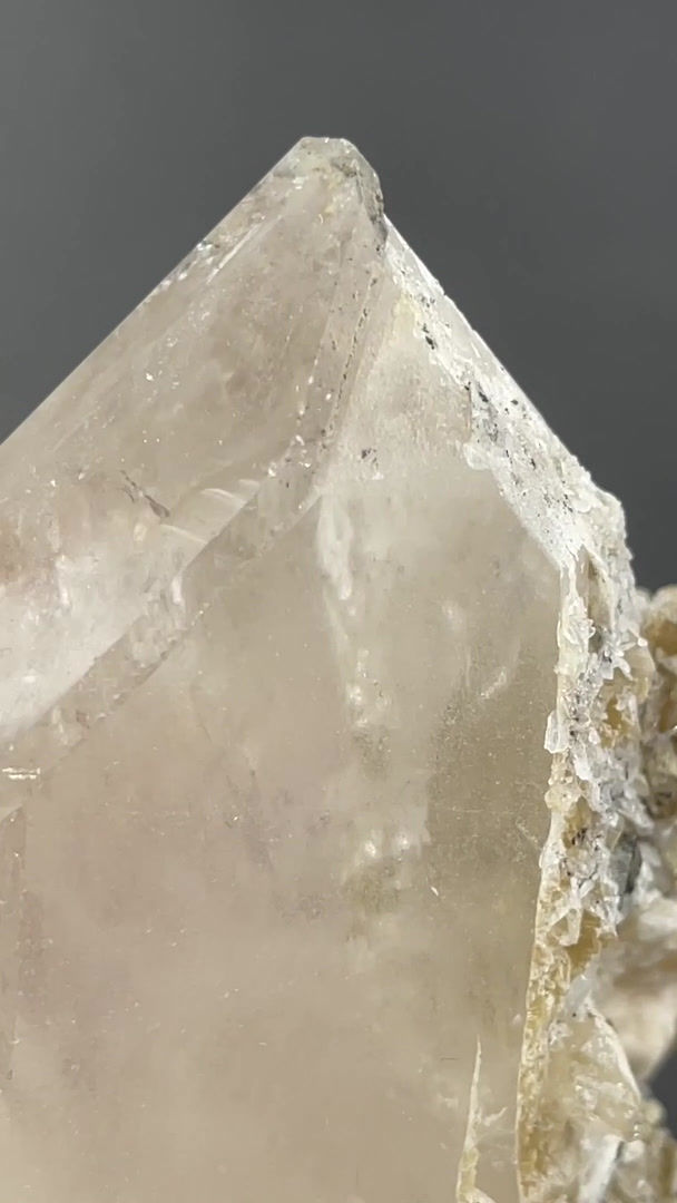 Thumbnail: Quartz, Scheelite, Chalcopyrite, Arsenopyrite – Yaogangxi Mine, Hunan, China