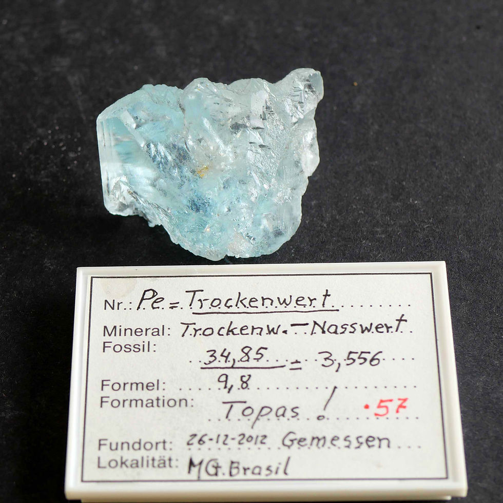 Thumbnail: Topaz blue, 172 ct. – Xanda Mine, Virgem da Lapa, M G, Brazil