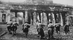 sovetskaya-fotografiya-voyna-haldey-1200