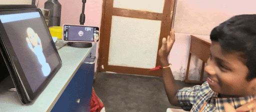 children during an experiment with robots in India
