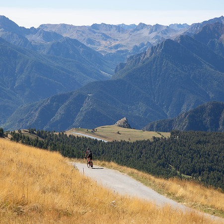 The descent off Col Sampeyre