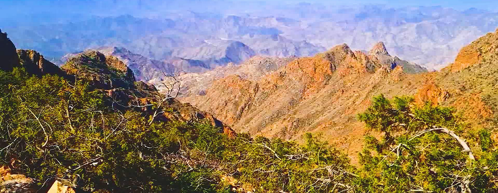 Deserts, rock formations, natural attraction.s