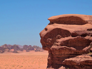 Deserts, rock formations, natural attractions.