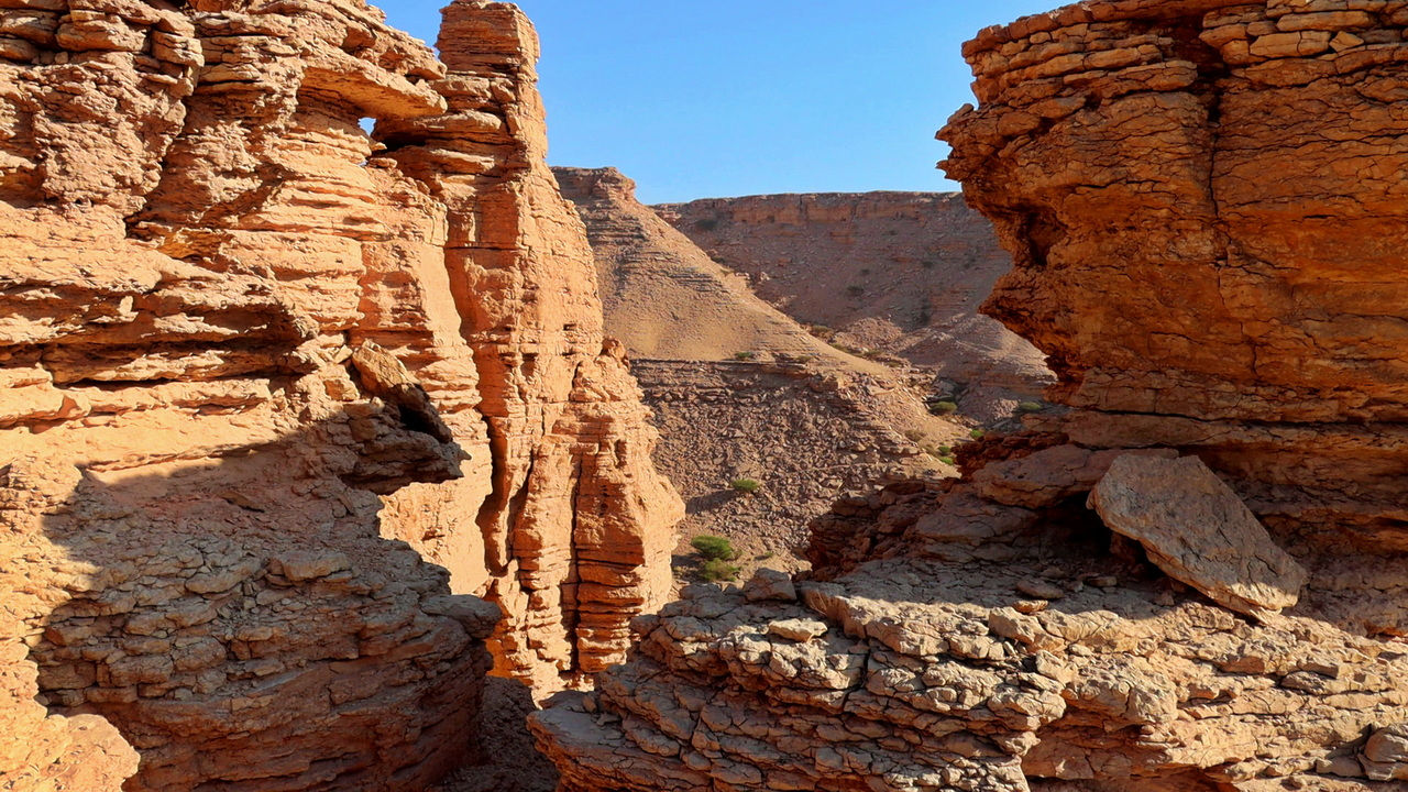 Desert mountains, valleys and hiking spots.