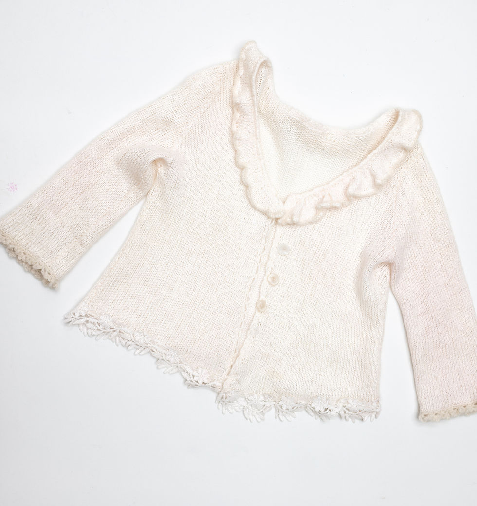 Miniature : Cardigan léger en laine/soie avec bordure en dentelle et col volanté