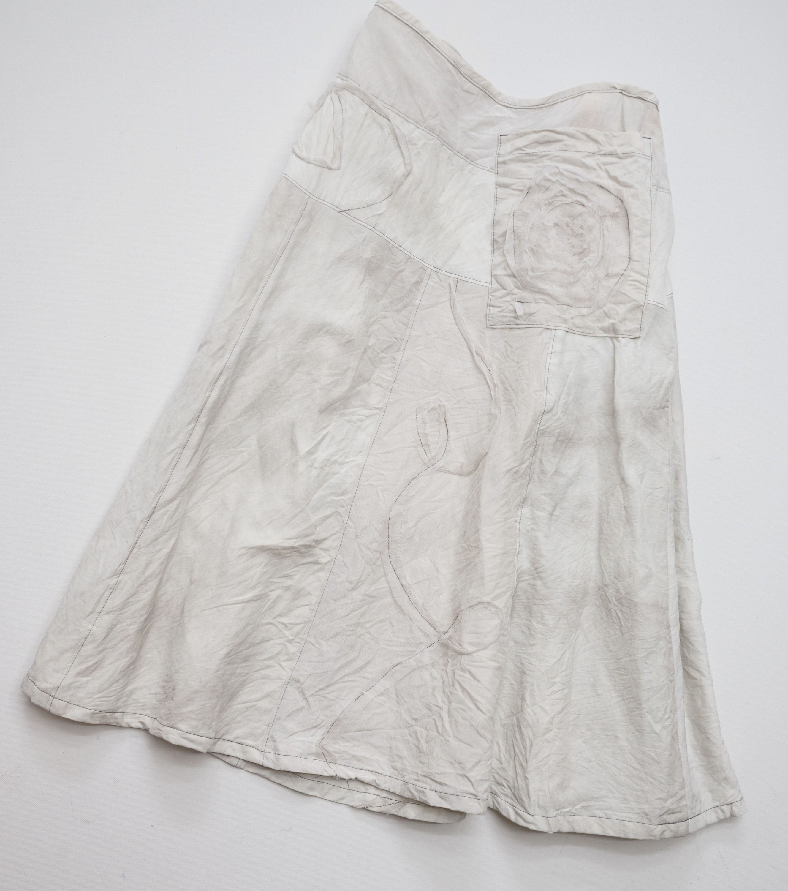 Jupe aus hochwertigem Leinen_Seidenstoff mit Seidenapplikationen