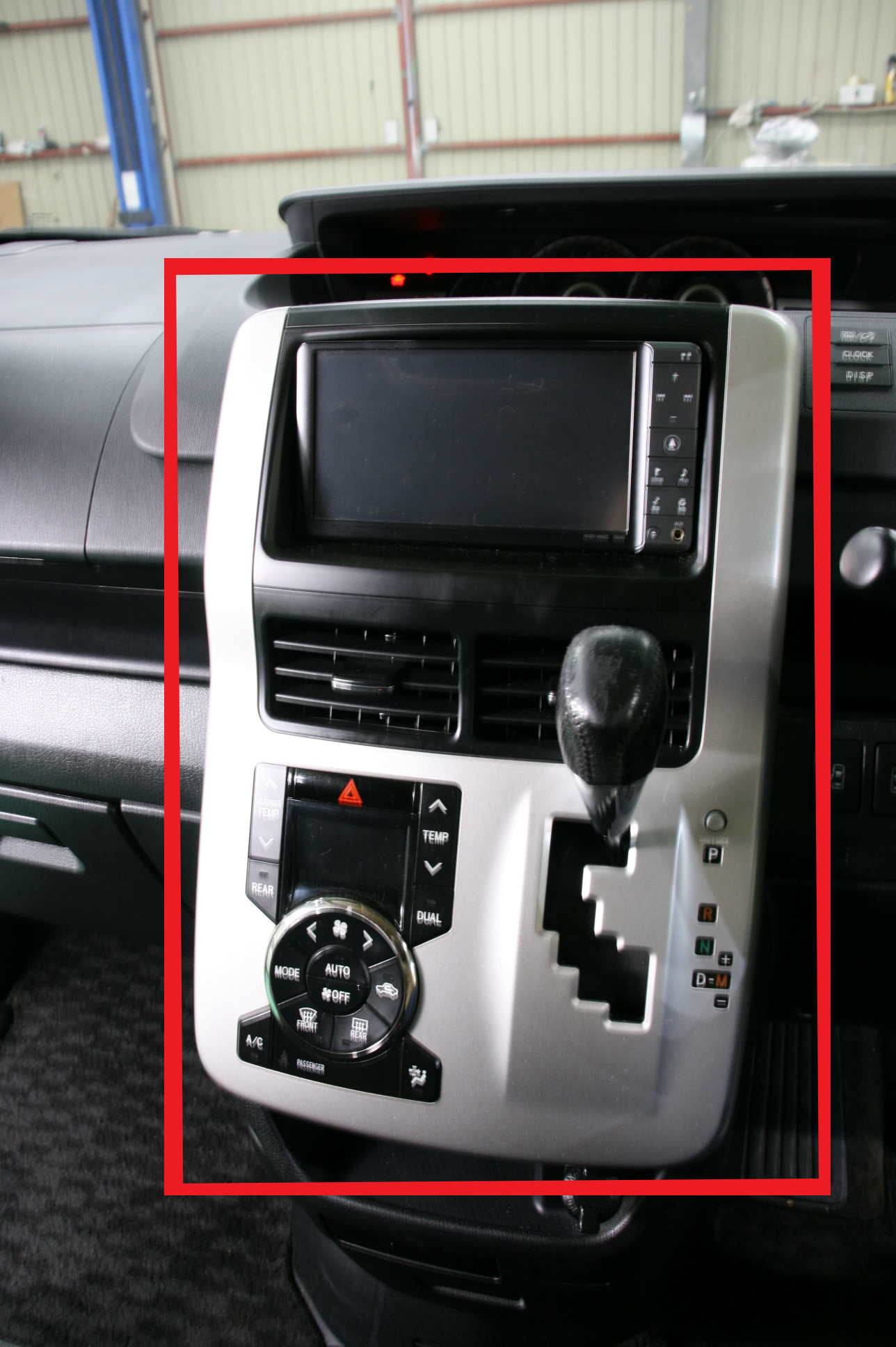 TOYOTA VOXY 2010 ZRR70W
