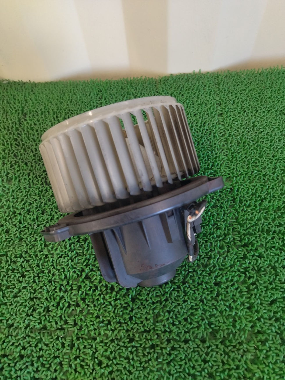 Thumbnail: Jaguar XJ8  2004 GH-J72RA