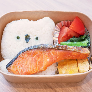 ことりすまいる 花より団子 シャケ弁当