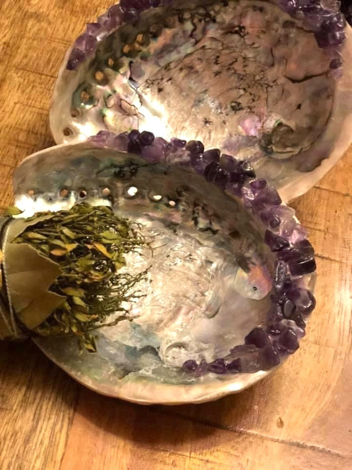 Thumbnail: Large Crystal Adorned Abalone Shell