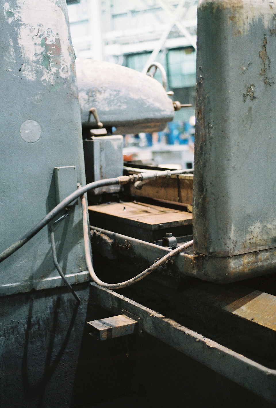 electromagnetic chuck on horizontal grinder