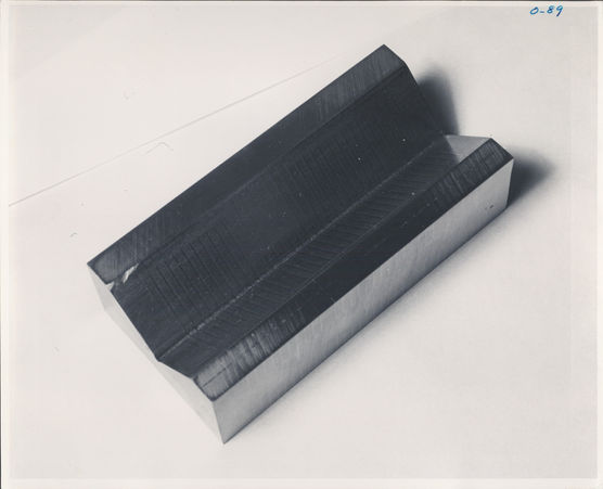 V-Block Parallel to be used on Electromagnetic and Permanent Chucks