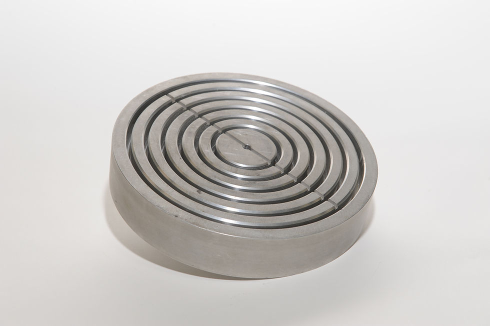Rotary vacuum chuck.
