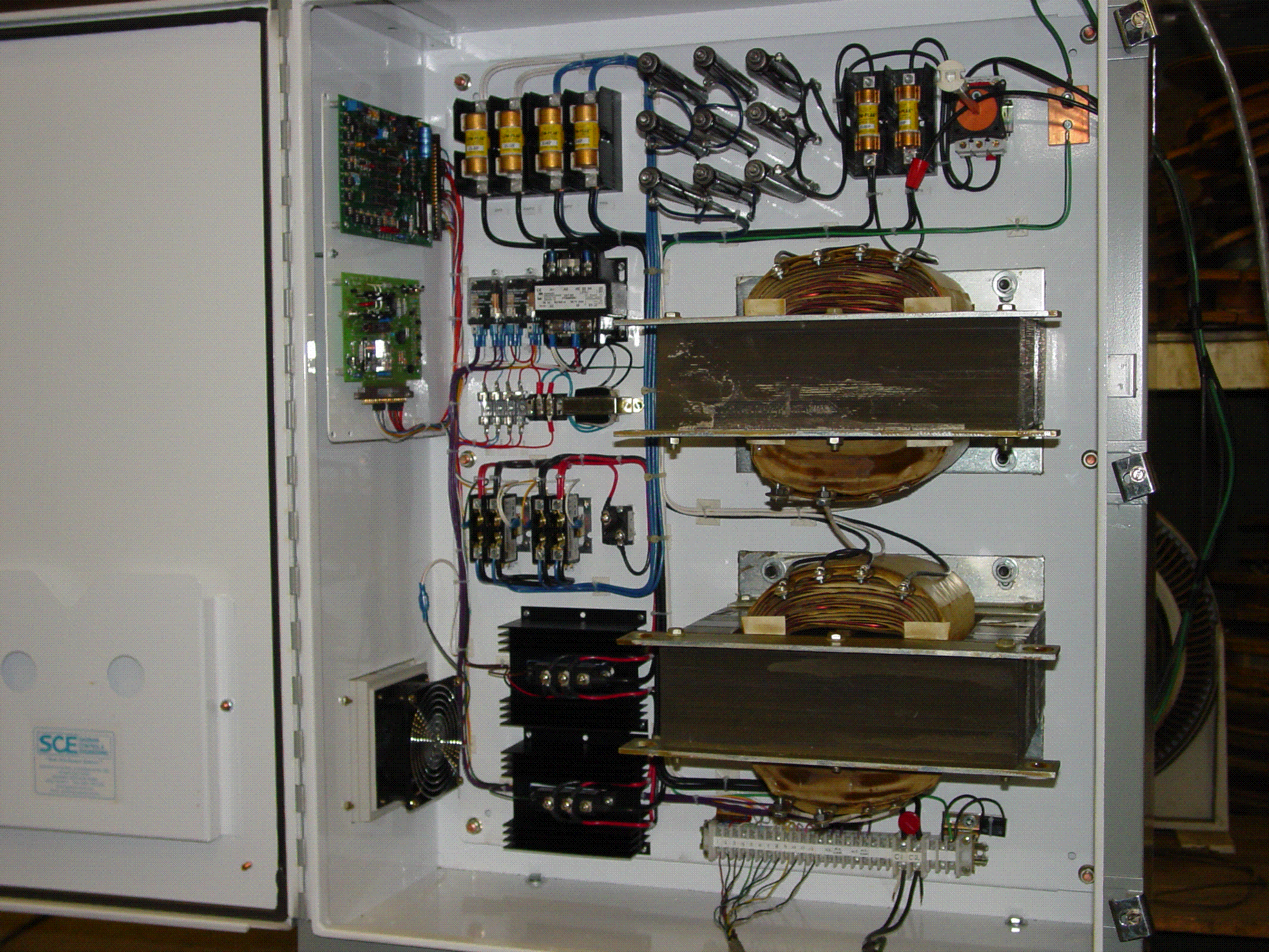 Inside view of 10,000 Watt CC Series Chuck Control.GIF