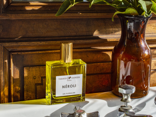 Le parfum : une signature invisible qui raconte qui nous sommes