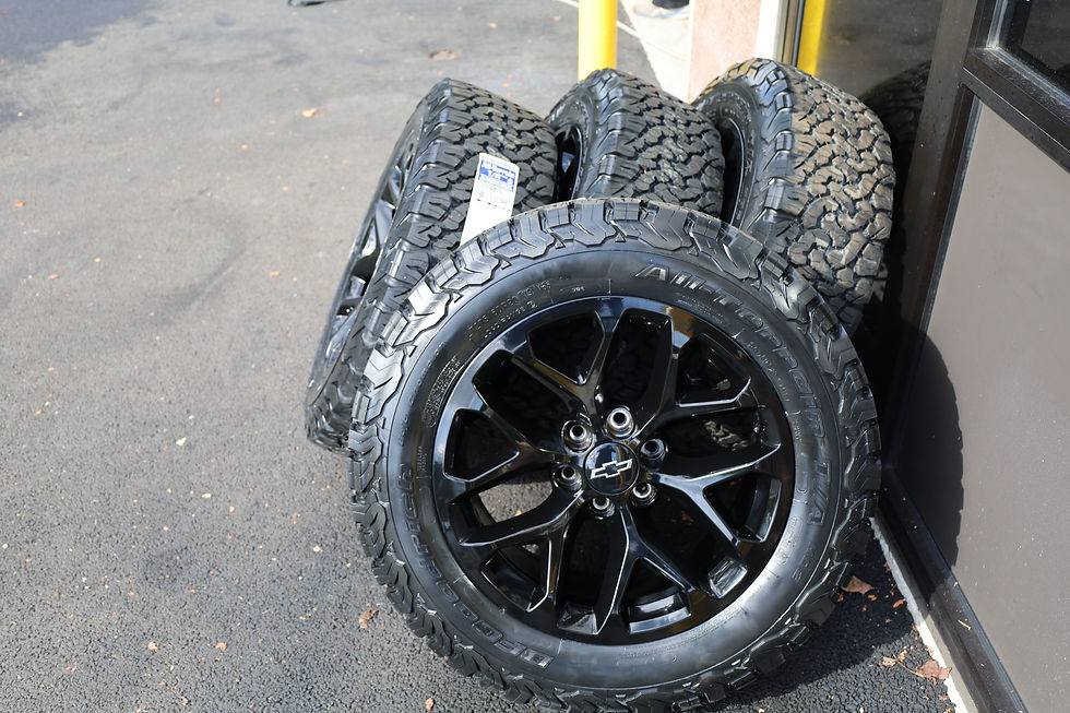 Thumbnail: 20'' Gloss Black Snowflakes On 33'' BFG KO2 275/60/20