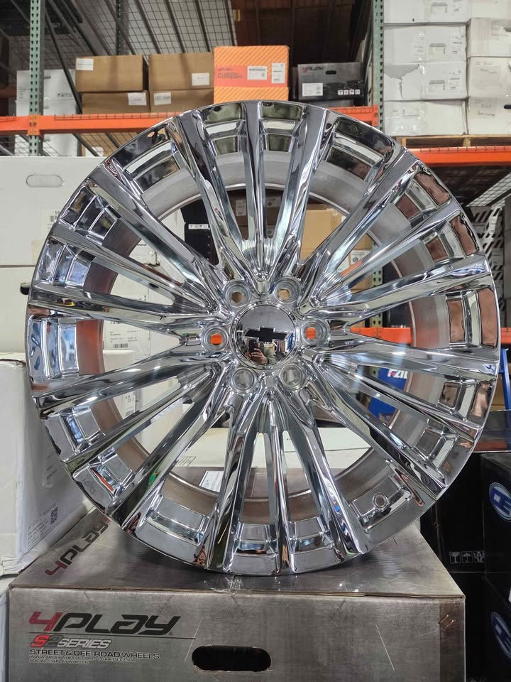 Thumbnail: Set Of 4 -New 22'' Chrome V Wheels & Center Caps