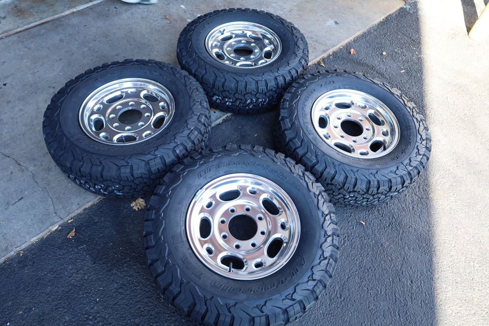 Thumbnail: 16''Chevy GM 2500 HD Duramax 265/75/16 On BFG KO3 Tires