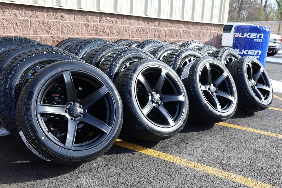 Thumbnail: 20x9.5 Matte Black SRT Hellcat Scatpack Challenger Wheels & Tires