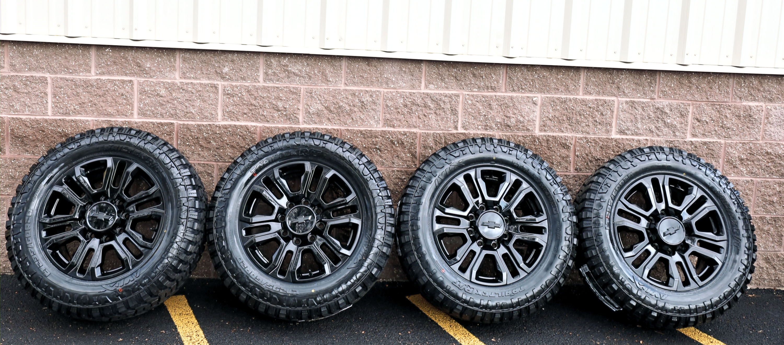 8x180 - Gloss Black 20'' Denali 2500/Chevy Silverado 2500 HD On BFG KO3s