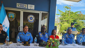 Inspeccionan el trabajo policial en el departamento insular.