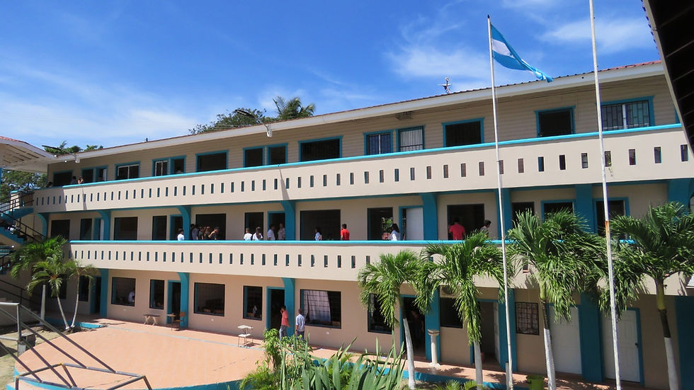 CNE confirma centros educativos de Roatán que funcionarán como recintos electorales este 30 de noviembre.