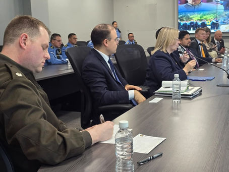 Honduras presenta estrategia policial a funcionarios de EE. UU. en reunión de alto nivel.