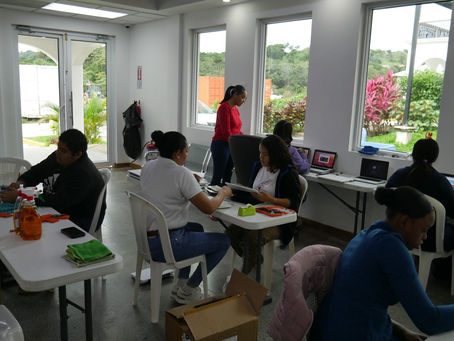 Roatán impulsa la transformación educativa con el Programa Educa Roatán.