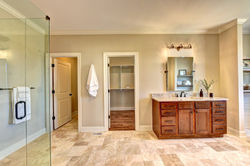 113 Stonehaven - Master Bath, Into Close