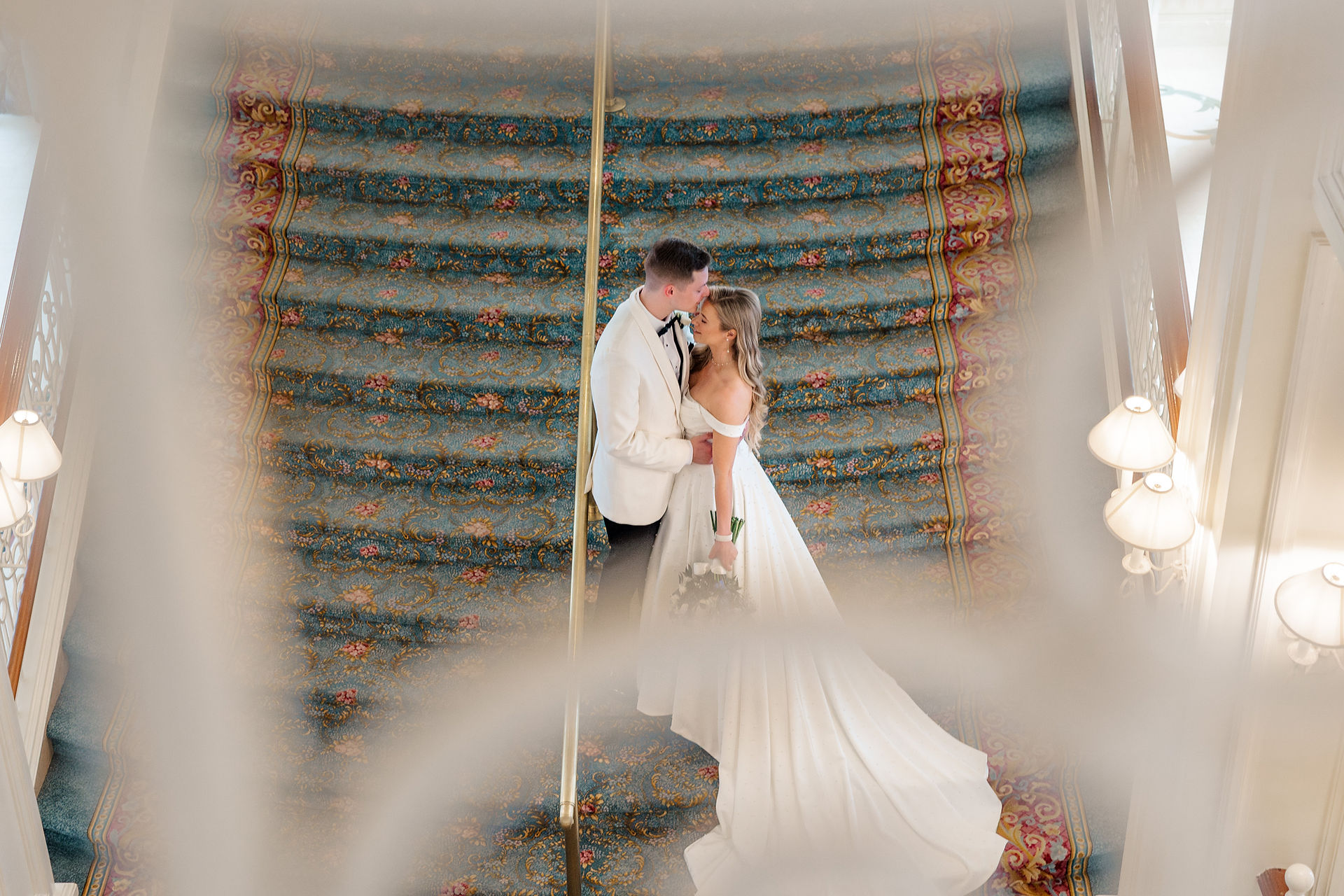 DisneyGrandFloridianWeddingPhotos_GrandStaircase