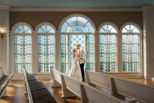 DisneyWeddingPavilion_CouplesPhotoIdeas