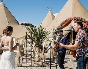 Alexander_Weddings - acoustic outside_edited.jpg