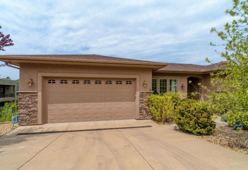 Stone veneer siding trims.jpg