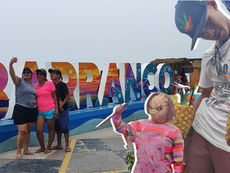 Ambulantes burlan fiscalizadores y toman playa "Los Yuyos"