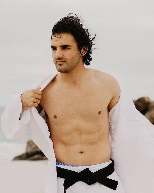 Yusof Mutahar Posing as a Model