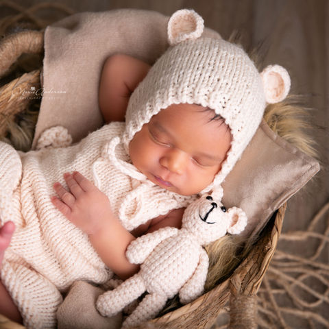 norie anderson photography best black female family newborn maternity photographer neutral newborn photoshoot